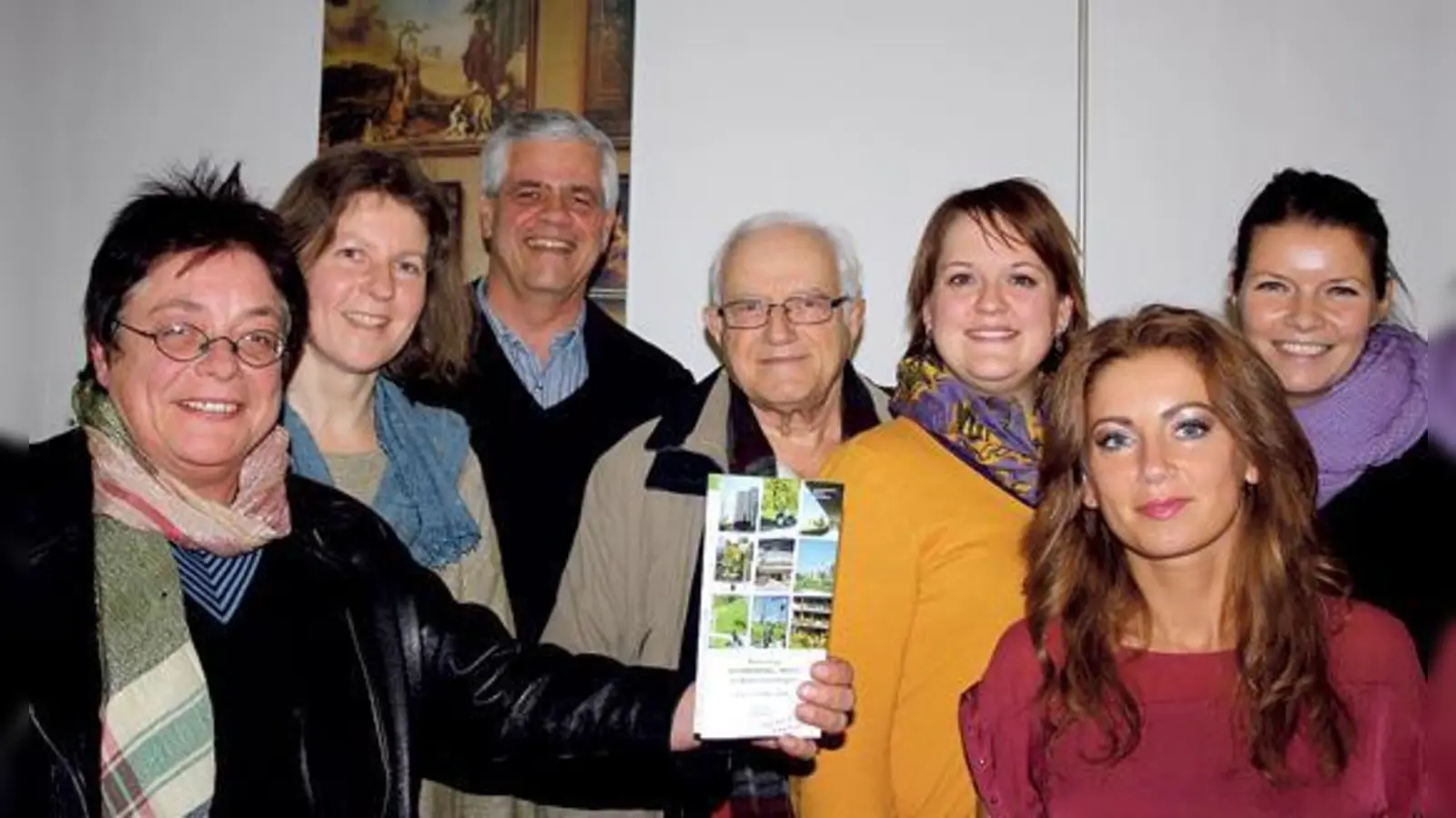 Christl Feiler, Dorothe Fichter, Walter Klein, Markus Dosch und die Caritas-Mitarbeiterinnen Martina Schinkel, Katja Lepschy und Lotte Popa (v.l.n.r.).	 (Foto: js)