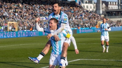 Noch voller Optimismus: Thore Jacobsen und Kevin Volland.  (Foto: Anne Wild)
