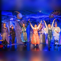 Die Operette „Orpheus in der Unterwelt“ mit der mitreißenden Musik von Jacques Offenbach hatte am vergangenen Silvester Premiere und wird seitdem vor einem stets begeisterten Publikum und ausverkauftem Haus gespielt.  (Foto: Hoftheater)