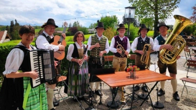 Echte Volksmusik gibt&#39;s in Germering am 26. September mit dem Huosigau. (Foto: Trachtenverein Starnberg)