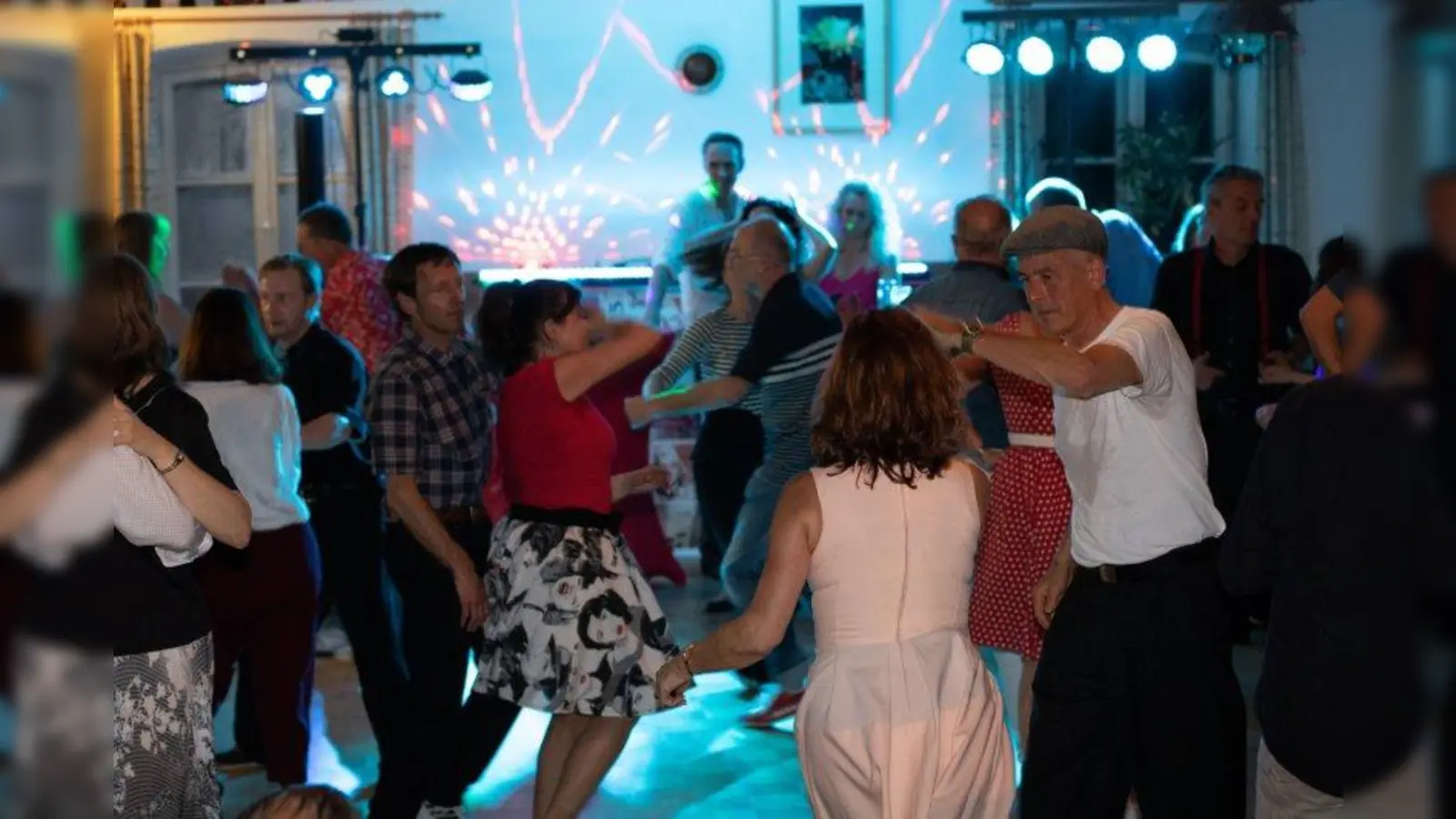 Gute Stimmung herrschte beim „Tanz in den Mai“, zu dem die „Crazy Bears“ eingeladen hatte. (Foto: TSV)