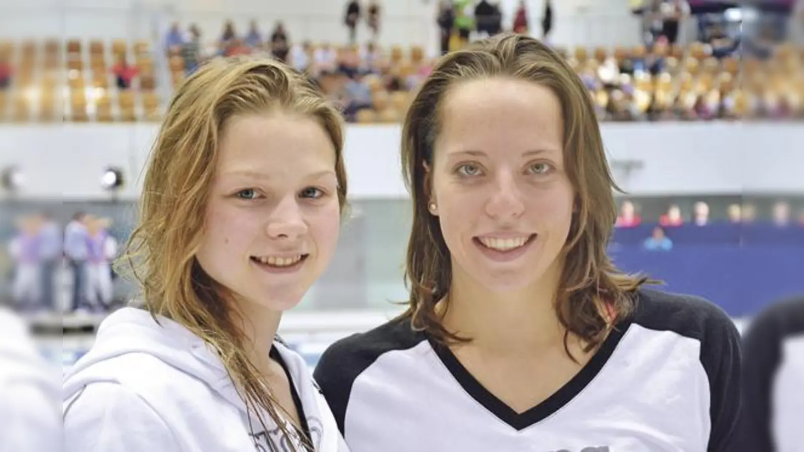 Glückliche Gesichter: Helen Scholtissek (li) mit vier Staffelmedaillen und Emily Siebrecht mit Bronze-Einzelerfolg über 400L. 	 (Foto: Privat)