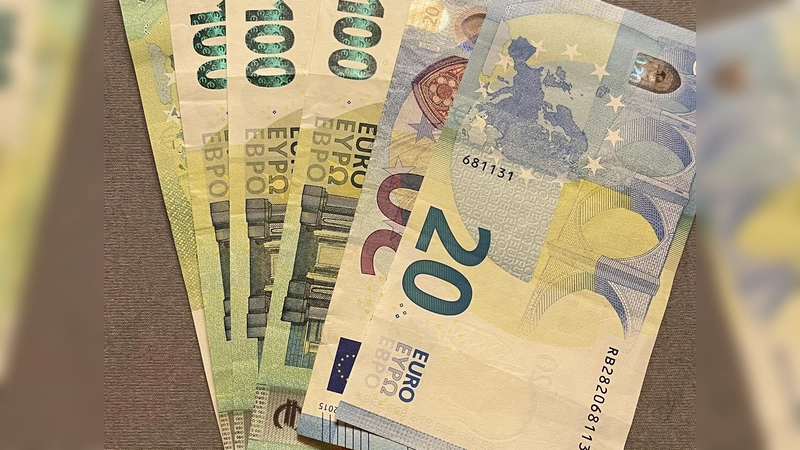 Jede Menge Bargeld haben Trickbetrüger in Anzing durch einen Schockanruf erbeutet. (Foto: hw)