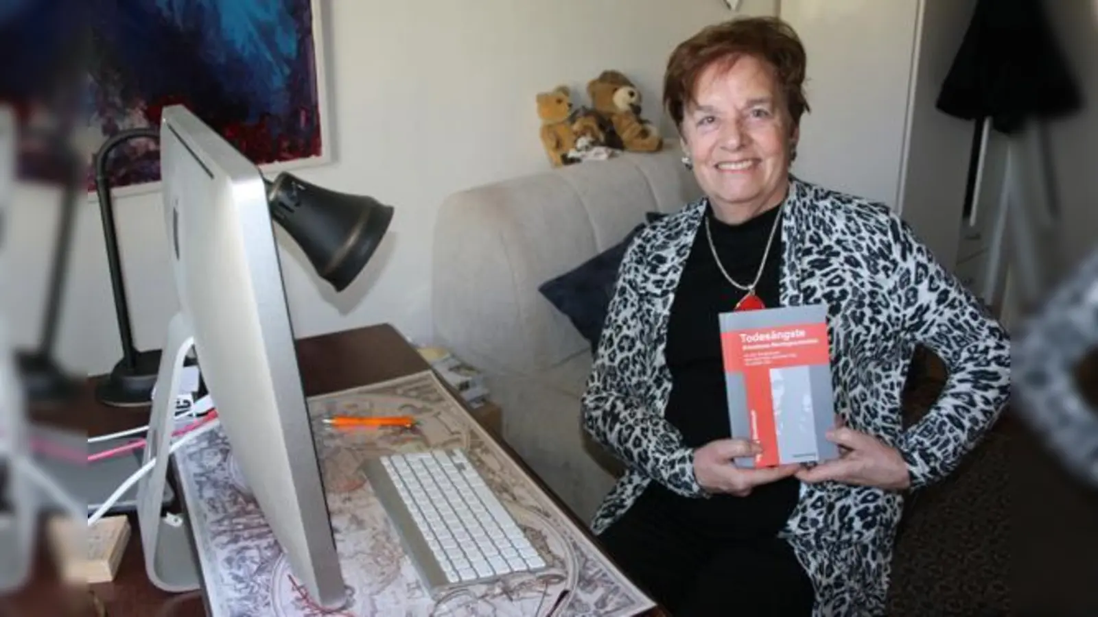 Meisterin des Alltag-Horrors: Die Moosacher Autorin Ingeborg Struckmeyer hat ihr sechstes Buch »Todesängste« fertiggestellt.	 (Foto: Julia Stark)