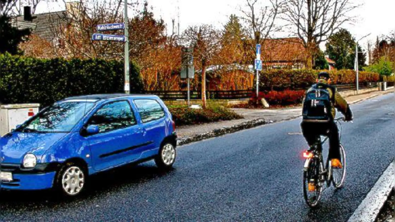 Etwa 60 Kinder überqueren jeden Morgen und jeden Mittag die Straße »Am Blütenanger«. 	 (Foto: ws)