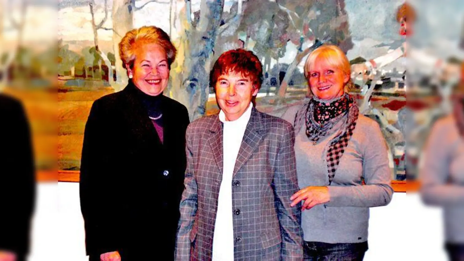 Die amtierende Vorstandschaft des Vereins »Luzia Sonnenkinder« (v. li.): Luise Danzl, Brigitte Scholle, Inge von Jaduczynski-Hennemann. Nicht auf dem Bild ist Christine Reinbott.	 (Foto: Verein)