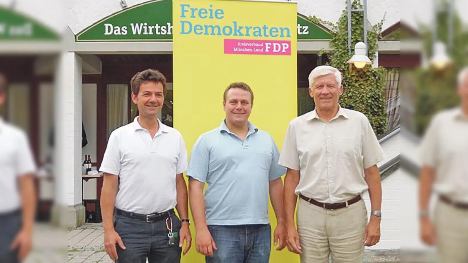Gerd Neitzel, Gerald Kunzmann und Axel Keller nach der Wahl zum FDP-Vorstand.	 (Foto: VA)