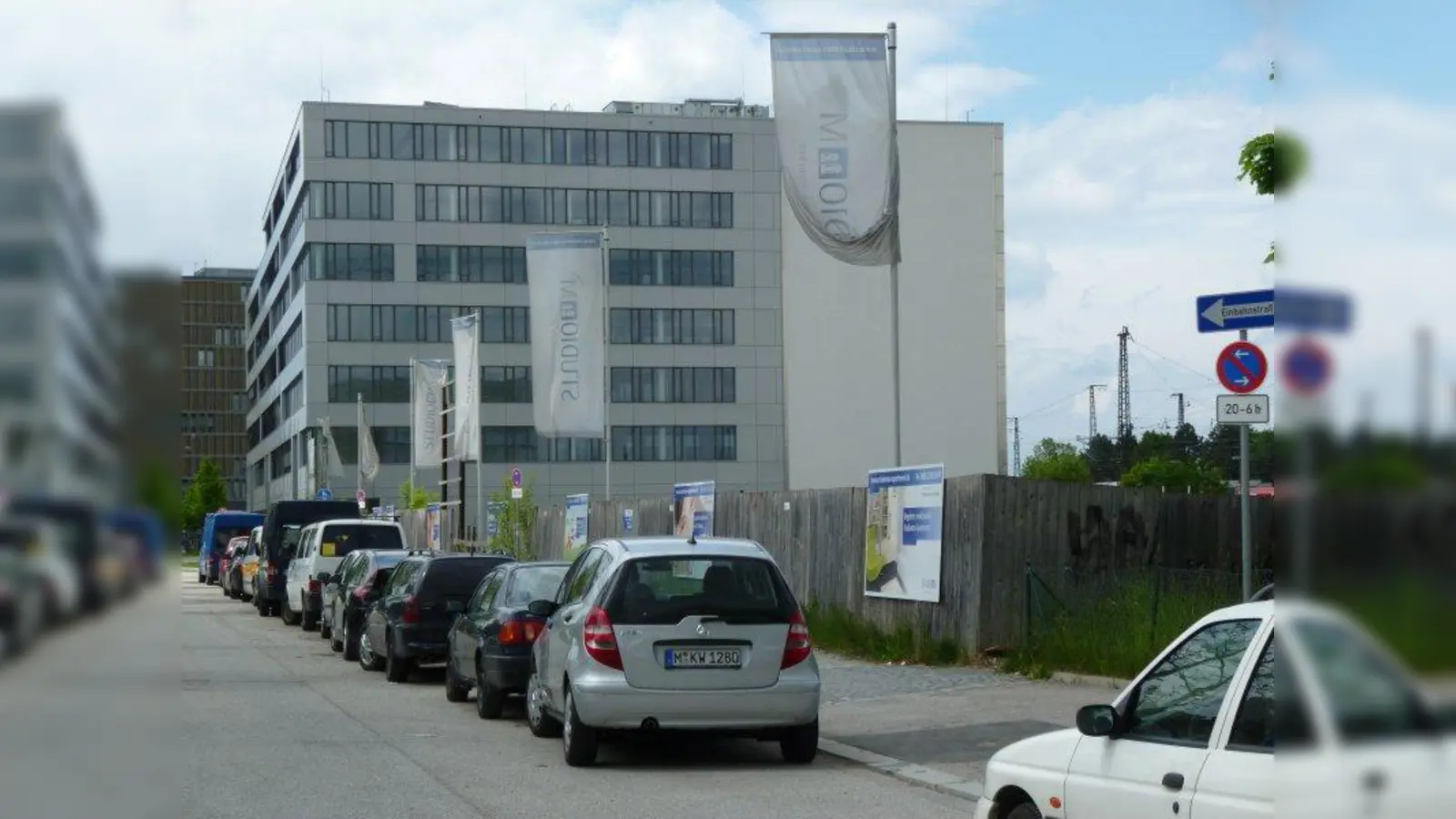 Sobald die Baugenehmigung erteilt ist, soll mit den Bauarbeiten für das „Studio M2” begonnen werden. Rund 450 Wohnungen wird das Studentenwohnheim in der Landsberger Straße anbieten können. (Foto: BK)