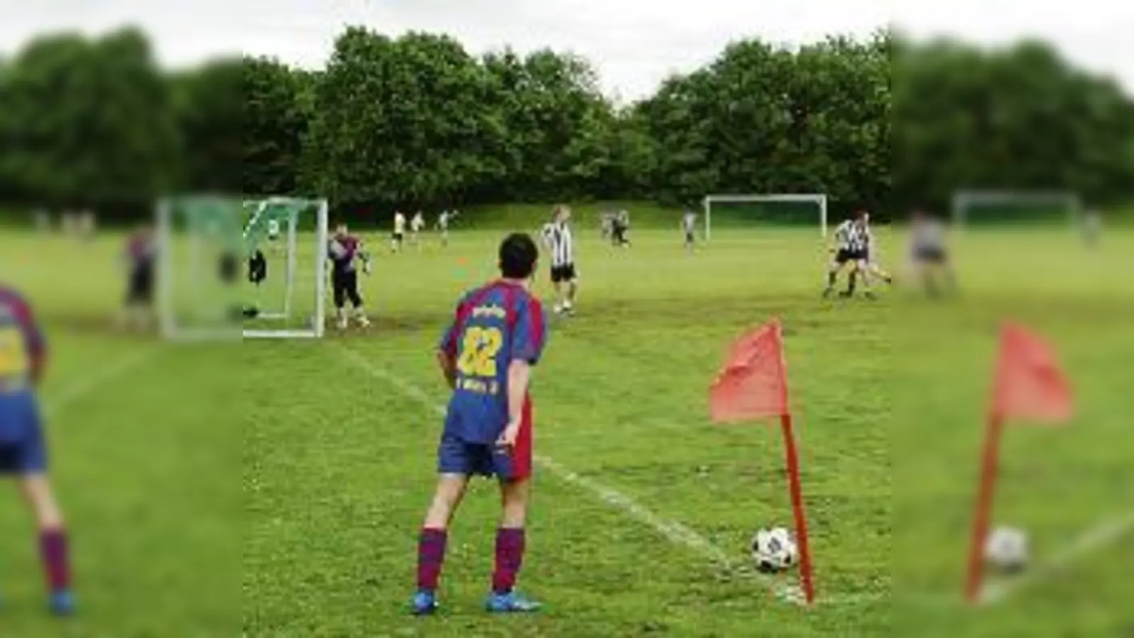 Klinsis Kicker plagen sich in Genf, Moosachs Fußballer auf heimischem Rasen  vermutlich mit mehr  (Foto: D. Köhler)