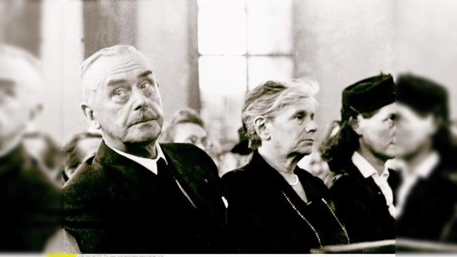 Zusammen mit Katia Mann besucht Thomas Mann 1949 erstmals wieder Deutschland und spricht am 25. Juli 1949 in der Paulskirche, wo ihm der Goethe-Preis verliehen wird.	 (Foto: @ullstein bild, Berlin)