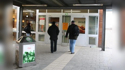 Der Bezirksausschuss Laim fordert seit langem Toiletten für die Fahrgäste am Laimer S-Bahnhof. (Foto: tg)