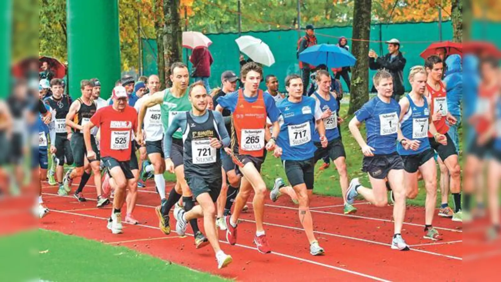 In diesem Jahr hatten die Läufer mit widrigen Witterungs-bedingungen zu kämpfen.	  (Foto: Christian Riedel)