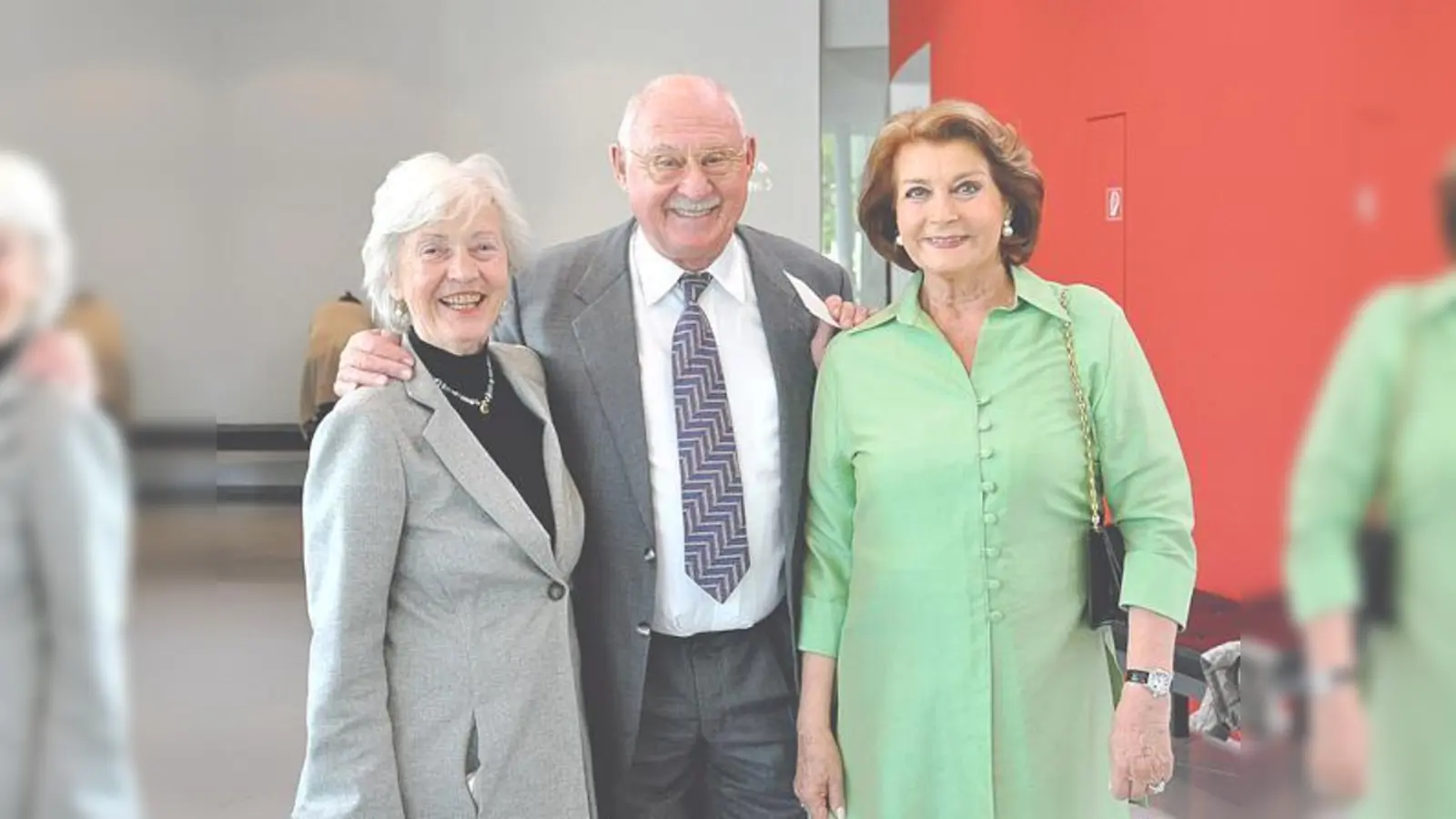 Auch prominenter Besuch war beim Benefizkonzert zugegen: Gisela Rockola (r.) konnte Rolf Schimpf und Ilse Zielstorff begrüßen.	 (Foto: Privat)
