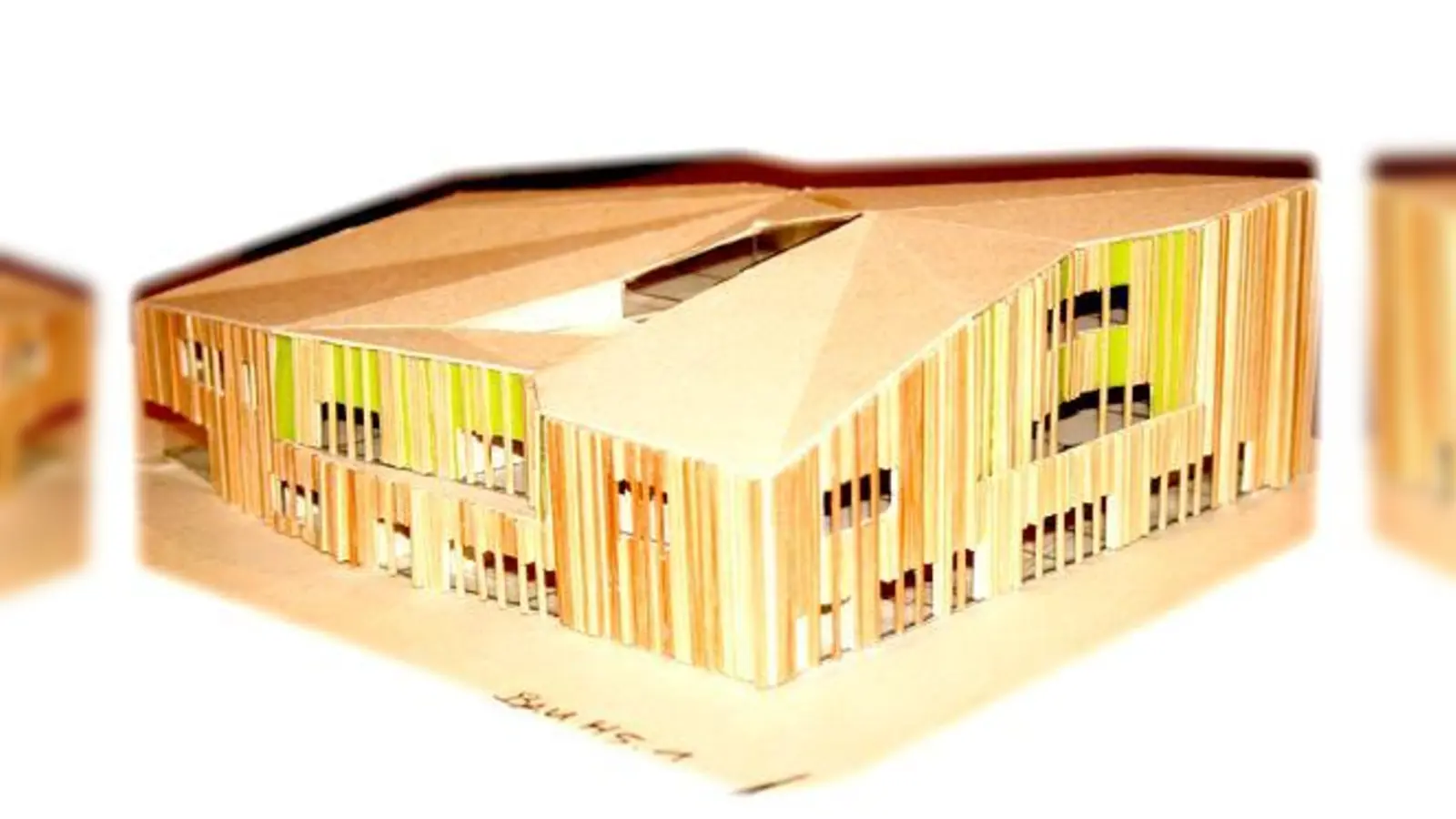 Das geplante Sozialzentrum der Stadt an der Brieger Straße (als Modell) ist zu teuer, muss abgespeckt werden und verzögert sich deshalb. In dem Neubau wird auch die private Freizeitstätte »Die Arche« unterkommen. 	 (Foto: Stadt München)