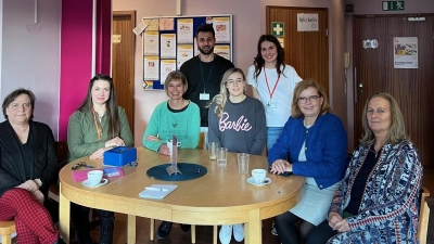 Sprachen über das Ehrenamt (von links) Susanne Veit, Jenny Ertl, Annette Oefelein, Mohammad Alshloul, Elizabeta Katava, Verena Wünsche, Gabi Schmidt (Ehrenamtsbeauftragte) , Karin Gleixner (Büroleitung). (Foto: privat)