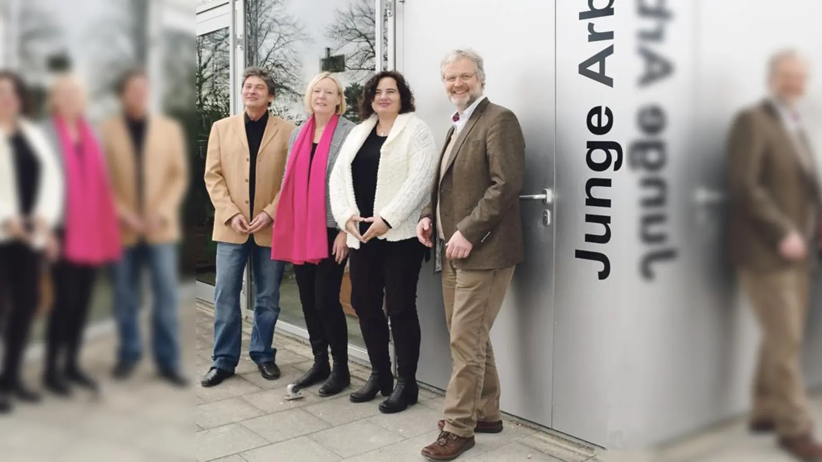 Frank Lasshof, Betriebsleiter Junge Arbeit, Gisela Würfel, Beate Walter-Rosenheimer, MdB, und Klaus Umbach (v.l.)	 (Foto: VA)