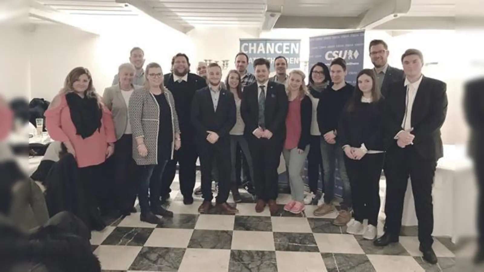 (v.l.n.r.): L. Allwein, B. Weinzierl, J. Schulz, N. Gehringer, S. Krimmer, M. Hackl, Y. Bourguignon, N. Rusp, F. Stadler, P. Seibert, M. Gland, Z. Morell, J. Putz, S. Kahlert, C. Bauer, S. Schweissgut, J. Kiener  (Foto: JU Ush.)