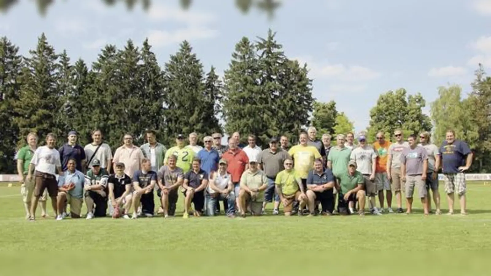 Die Veteranen der Erding Bulls trafen sich am 14. Juli beim 33-jährigen Jubiläum der American Footballer.	 (Foto: Verein)