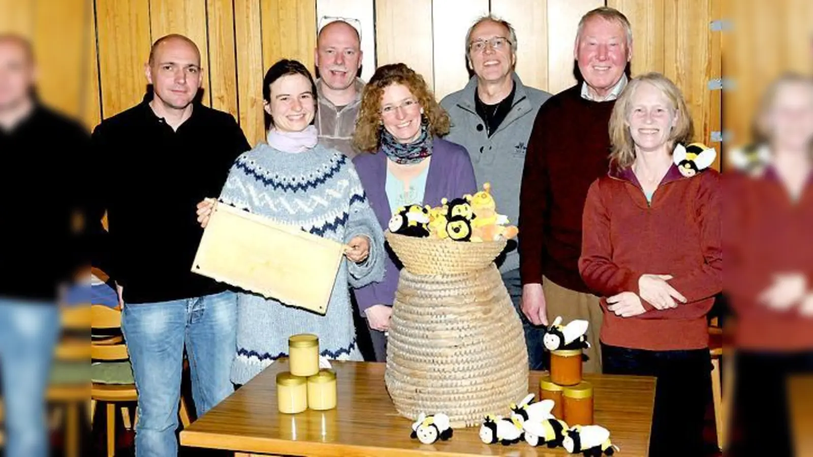 Angela Puntigam, Manfred Fischer, Klaus-Peter Fritzsche, Gabi Göbl, Thomas Dorow, Bärbel Lorenz, Christian Steger vom Vorstand.	 (Foto: VA)