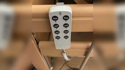 Viele Hilfsmittel erleichtern den Verbleib zuhause, wie beispielsweise ein Pflegebett. (Foto: hw)