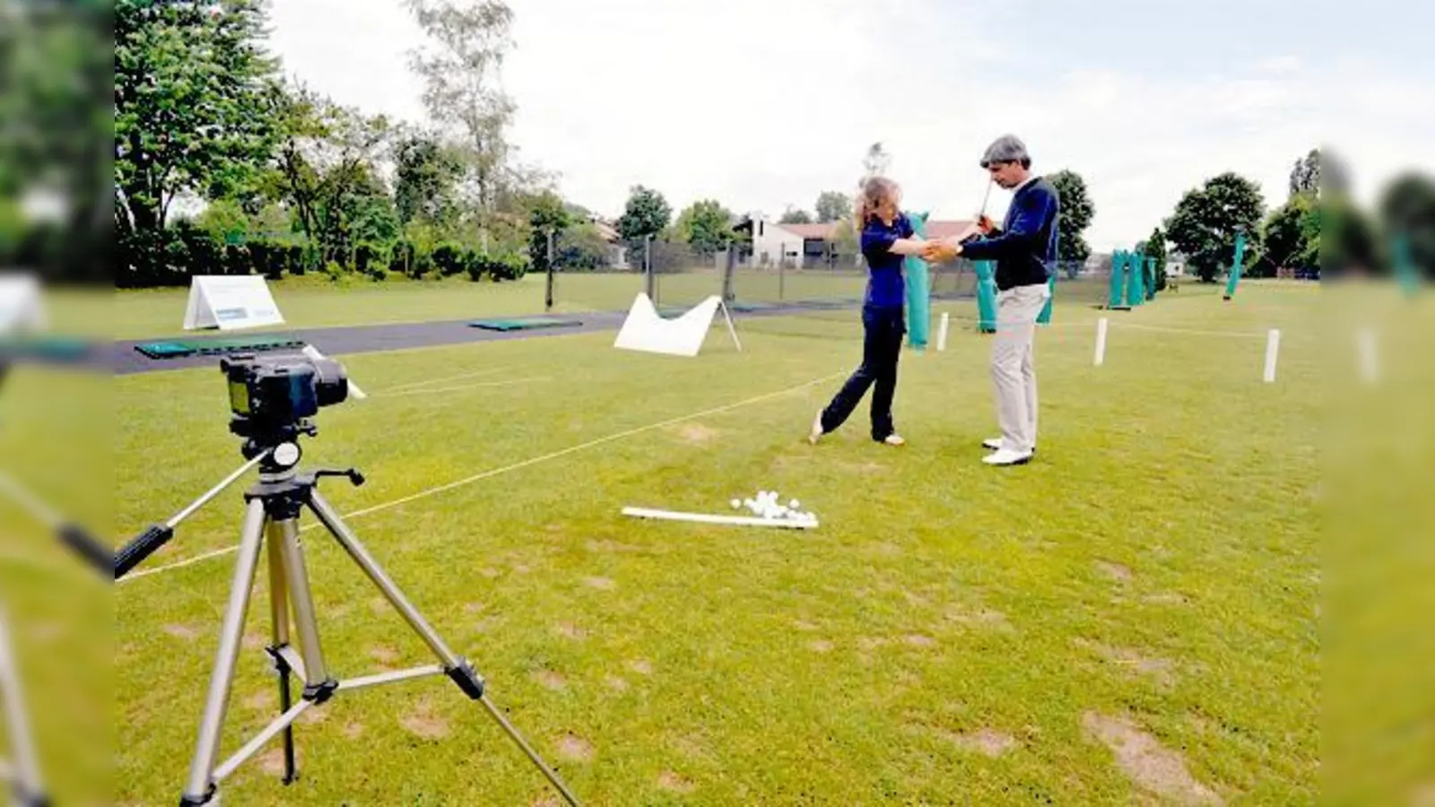 Wo im Sommer Golfer ihren Abschlag üben wird in naher Zukunft ein Gymnasium für rund 700 Schüler entstehen. 	 (Foto: Schunk)
