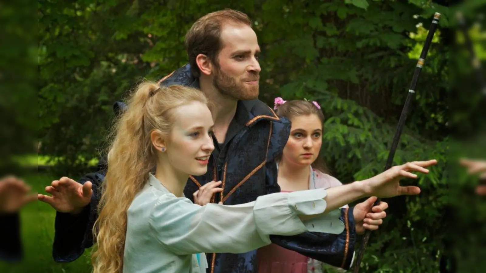 Die Übersetzung des Stücks von Ulrike Dissmann vereint in überzeugender Weise Formtreue, Musikalität und poetische Freiheit. (Foto: Max Plettau)