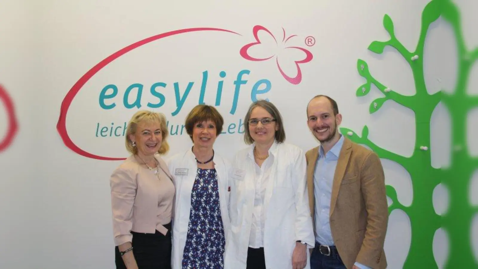 Ansprechpartner beim Tag der offenen Tür: v.l. easylife-Gründerin Maria Kechele, Dr. Claudia Halbeck, Ärztin für Ernährungsmeidzin, Dr. Dorothee Liebel, Betreuende Ärztin, und Frank Kechele, Geschäftsführer und Leiter von easylife München. (Foto: Schneider)