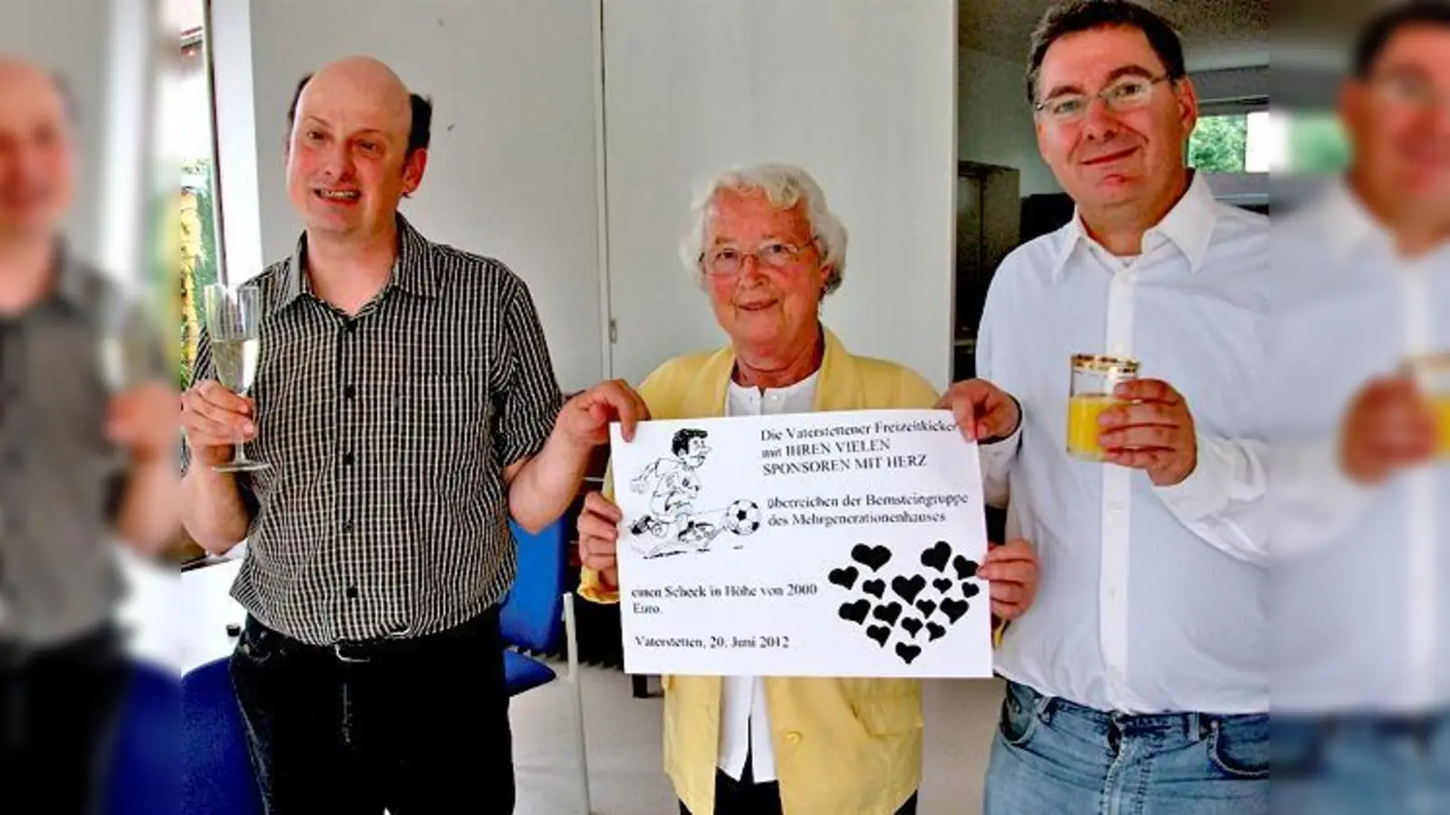 2.000 Euro kamen beim Freizeitkickerturnier zusammen, das Geld bekommt die Bernsteingruppe des MGH.	 (Foto: privat)