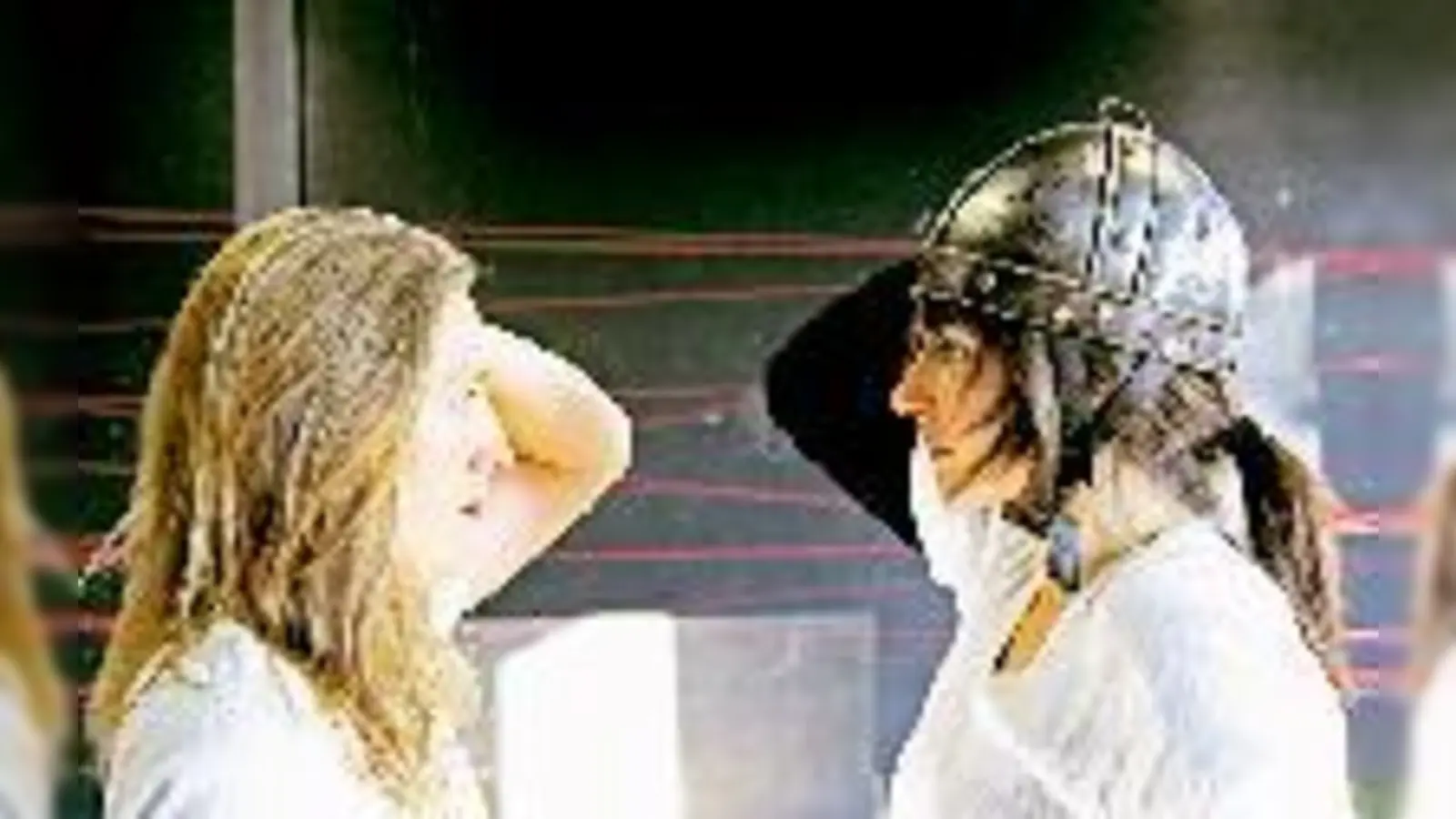 Aktuelle Debatte auf der Bühne: »Happy Ending«. 	 (Foto: Norbert Truxa)