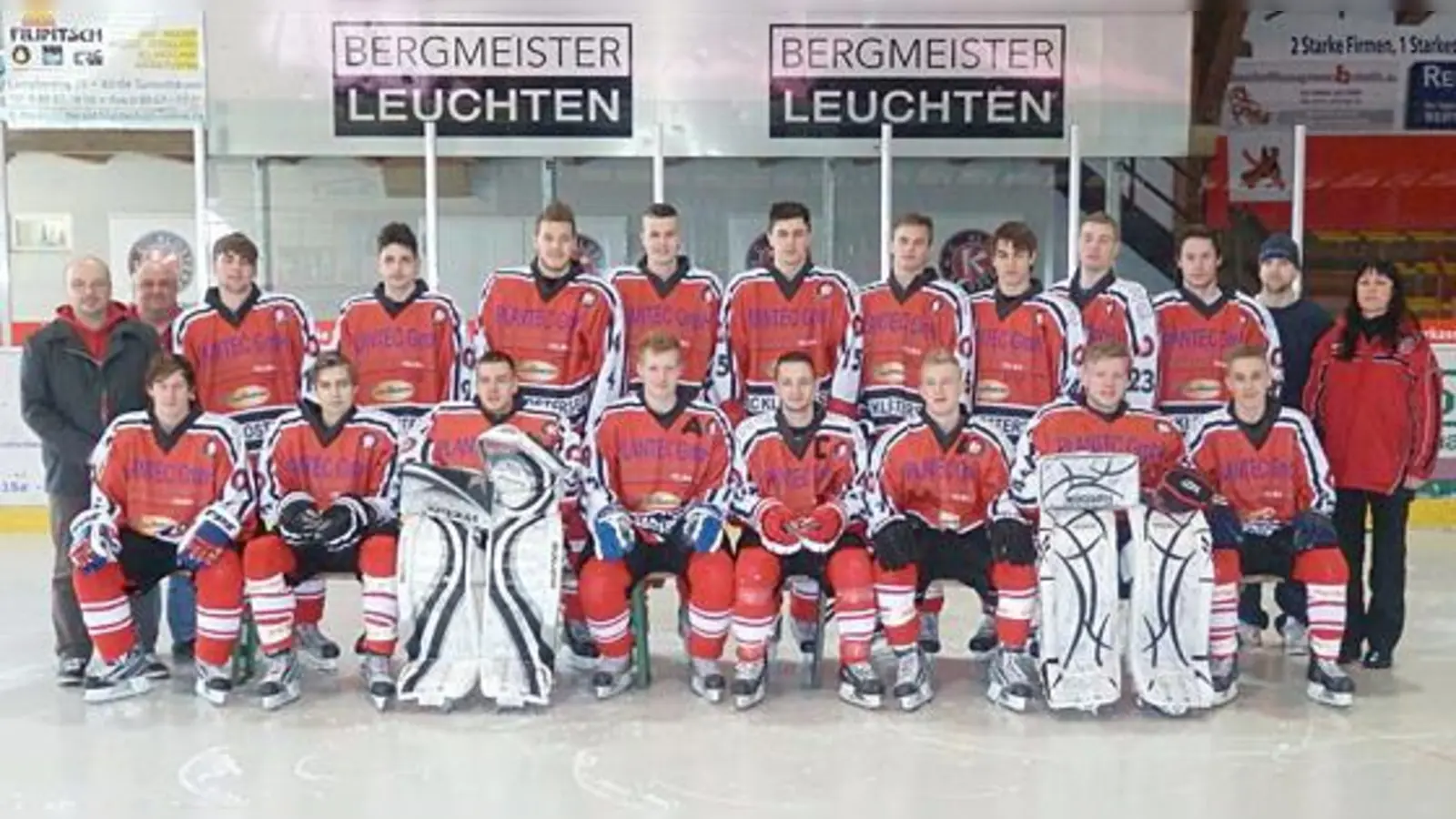 Die Juniorenmannschaft des EHC Klostersee kann als bayerischer Meister am Sonntag gegen den Schwenninger ERC den Aufstieg in die Bundesliga perfekt machen.  (Foto: smg)