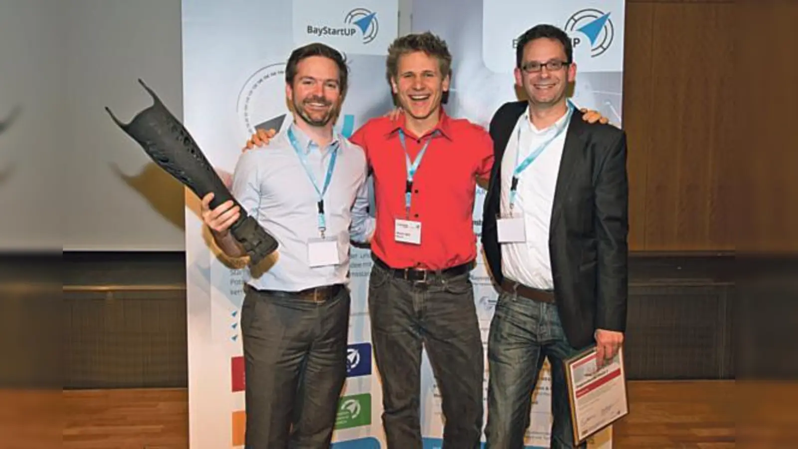 Dr. Simon Weidert, Manuel Opitz und Wolf-Peter Werner (v.l.) von Mecuris überzeugten mit einer Softwareplattform im Life Sience-Bereich.	 (Foto: BayStartUp)