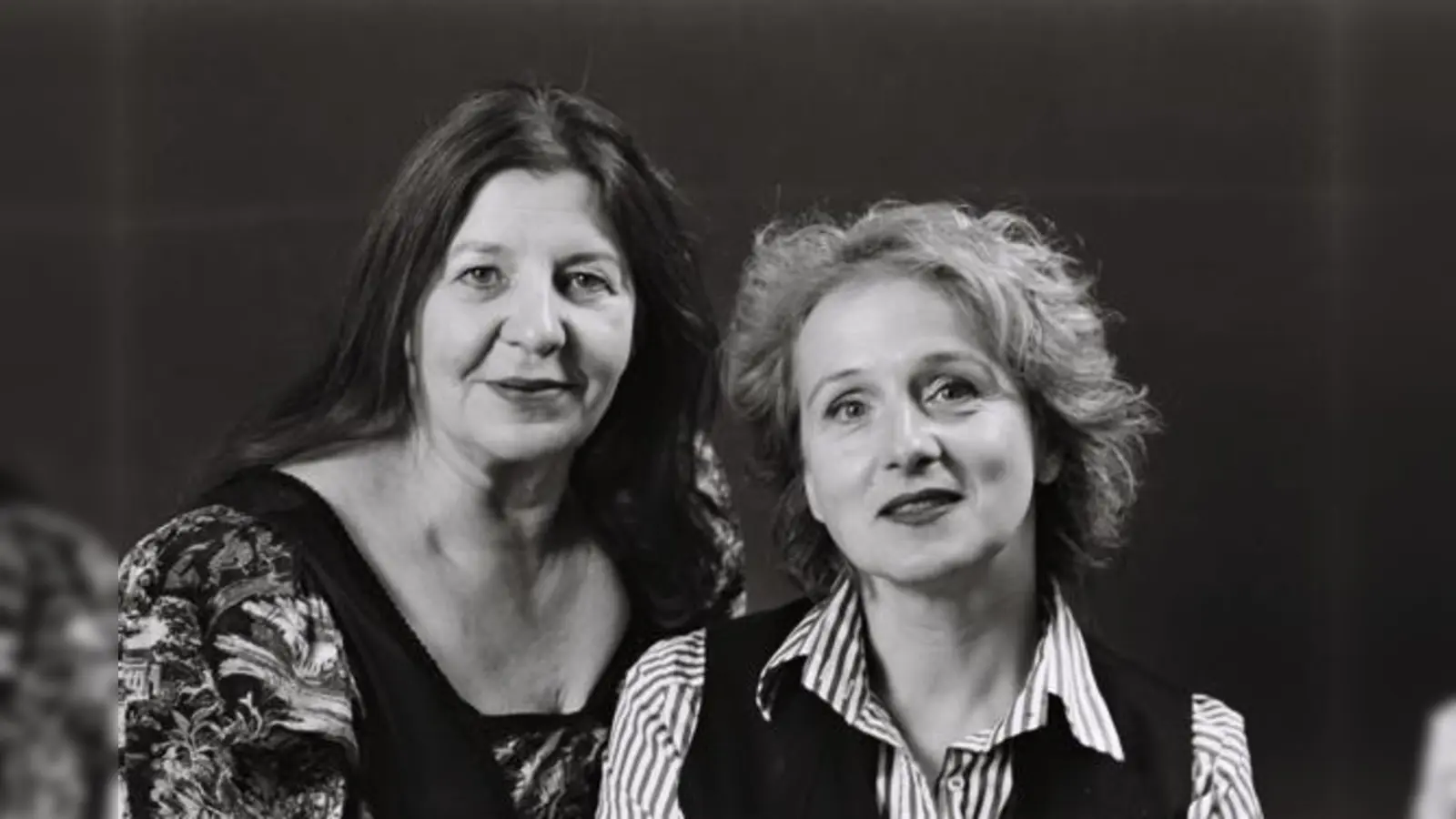 Monika Manz (li.) und Susanne Weinhöppel präsentieren Weihnachten mit Oskar.	 (Foto: VA)