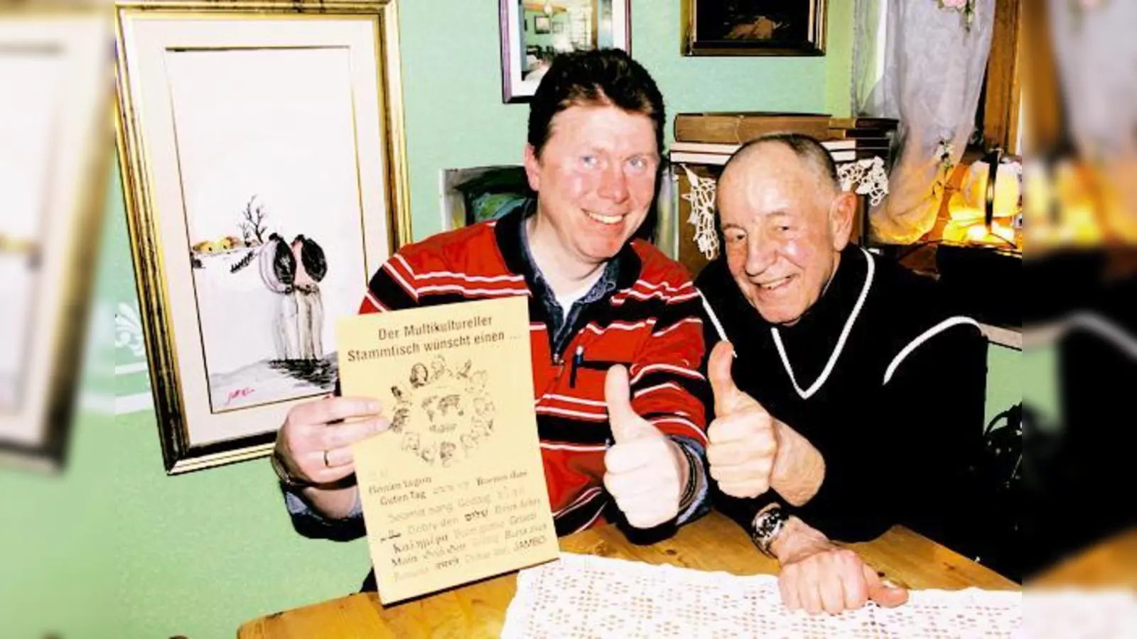 Harald Hackländer (l.) und Thomas Schweyer laden Interessierte am Freitag, 19. Februar, ab 19 Uhr zum »Multikulturellen Stammtisch« ins Schwabinger »Multi-Kulti« ein. Thema ist dieses Mal Haiti. 	 (Foto: ko)
