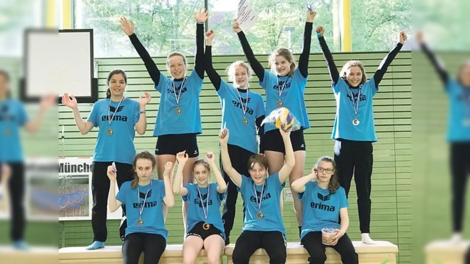 Die Bayer. Volleyballmeister 2017 des TBM: links oben: Alexia, Emily, Charlotte, Celine Jebes, Ella, links unten: Anna, Fiona, Maike und Vroni.	 (Foto: VA)