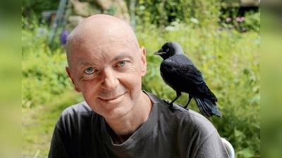 Jürgen Teipel wird bei der Eröffnung überraschende und anrührende Tiergeschichten lesen.  (Foto: Jakob Feigl)