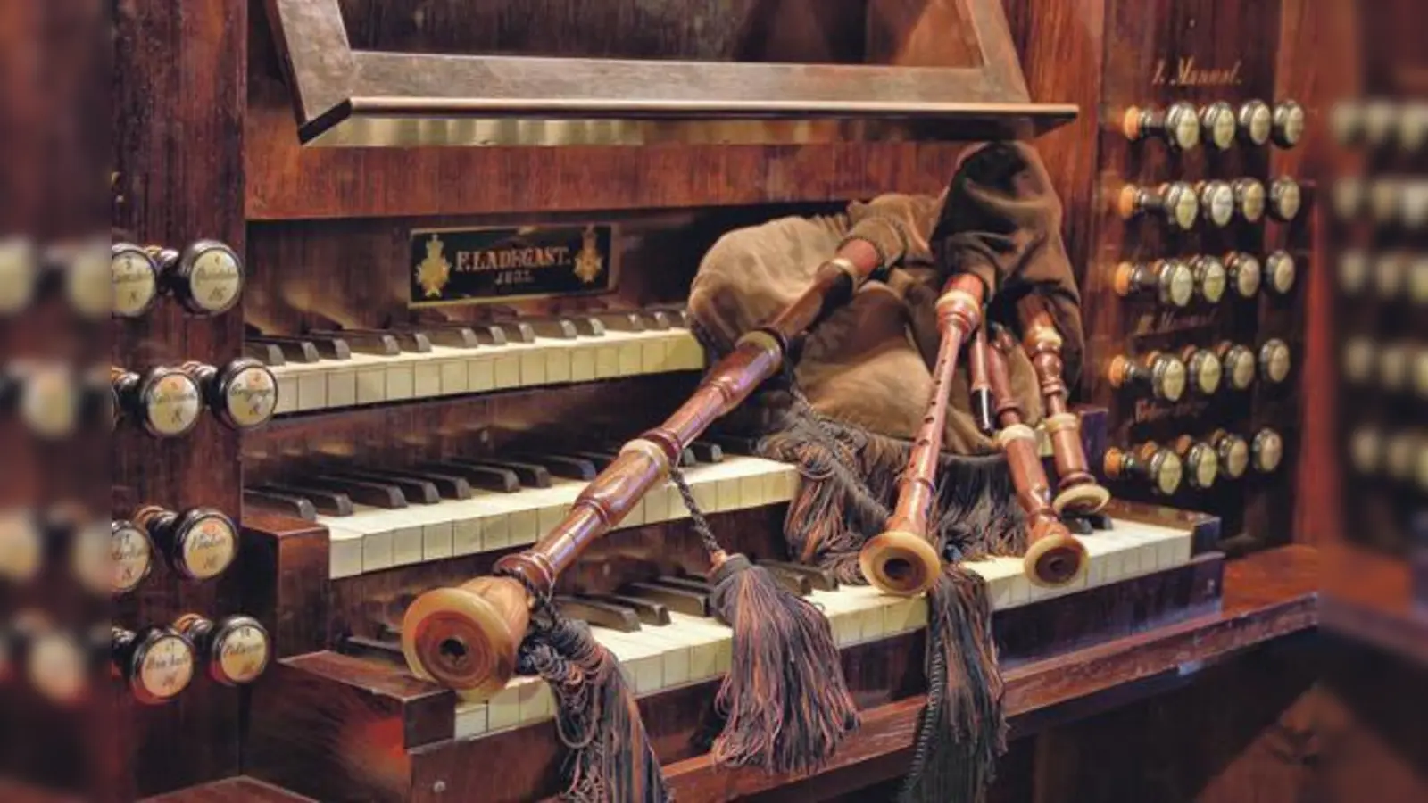 Orgel und Dudelsack sind zwei eng verwandte Instrumente, die wunderbar harmonieren  zu erleben beim Konzert von »Pipe meets Organ« . 	 (Foto: Pipe meets Organ)