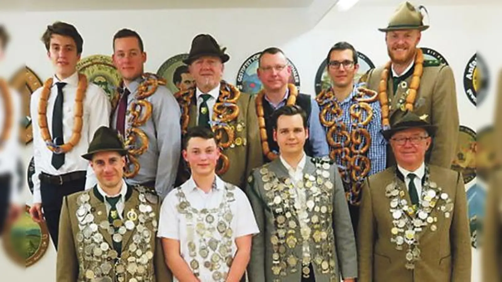 Erste Reihe: Ludwig Erhart-Korbinian Kaiser-Stefan und Reiter-Georg Lutz. Zweite Reihe: Christian Zill-Maximilian Zeps-Hans Grass-Leonhard Kaiser-Tobias und Plettl- Stefan Pietsch. 	 (F: oh)