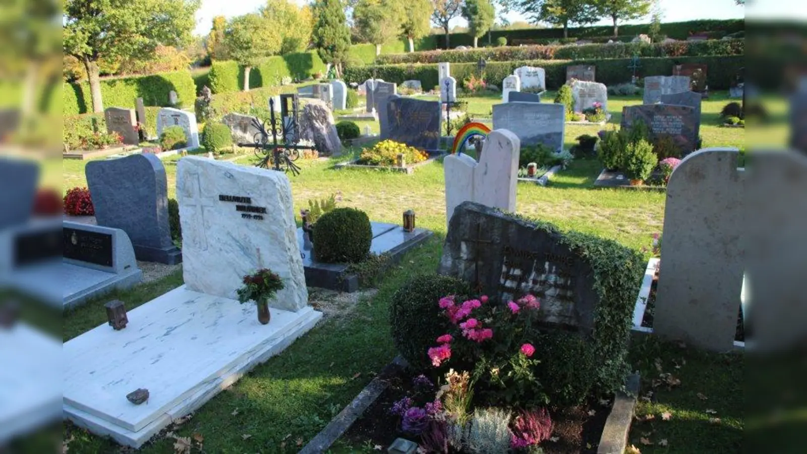 Grabstein oder nicht? Das ist hier die Frage. Prinzipiell kann es jeder halten, wie er möchte. (Foto: mka)