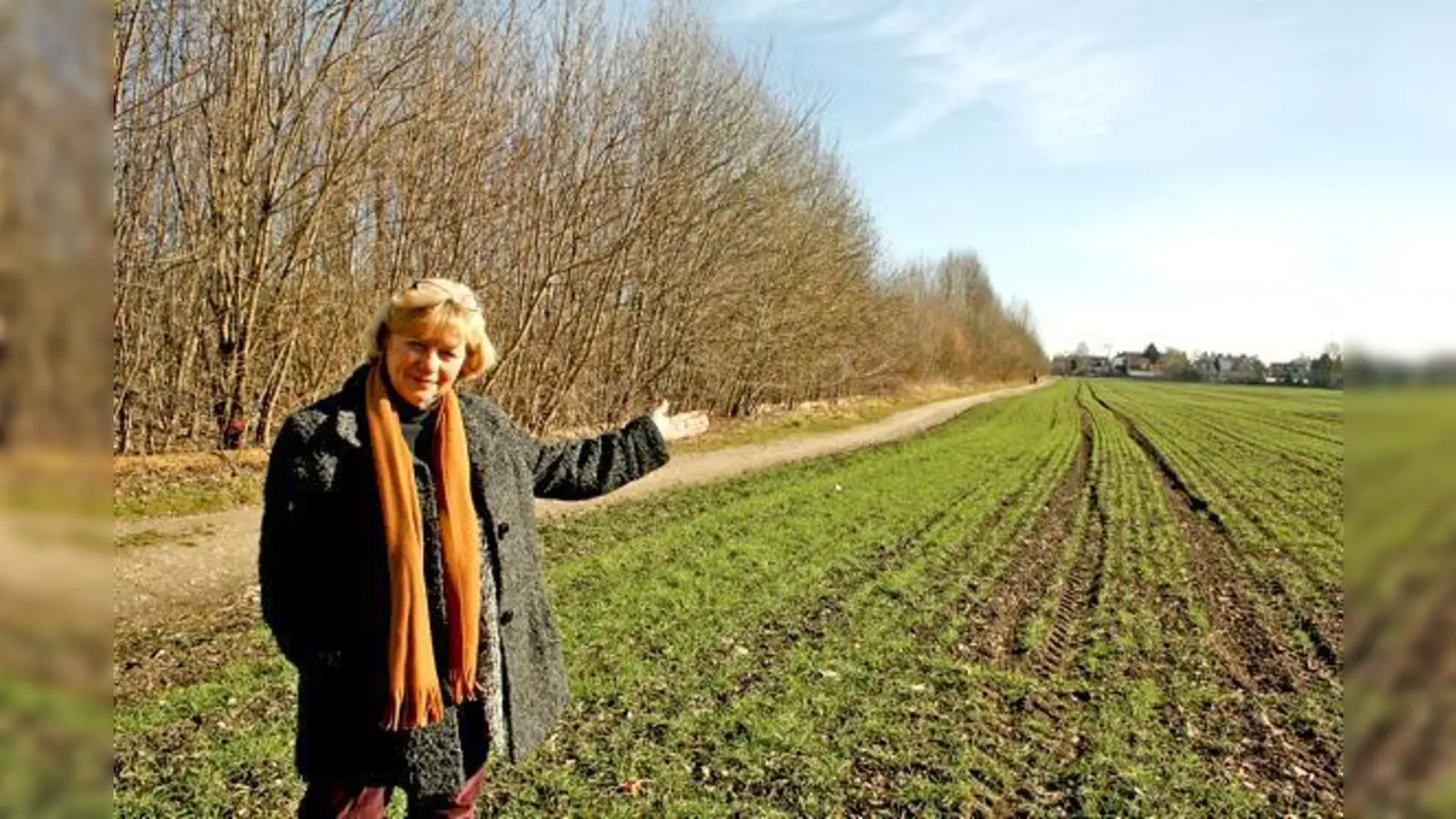 Die Vorsitzende des Bezirksausschusses Moosach, Johanna Salzhuber (SPD), sieht gute Möglichkeiten für Sport am Teplitzer Weg. 	 (Foto: Julia Stark)
