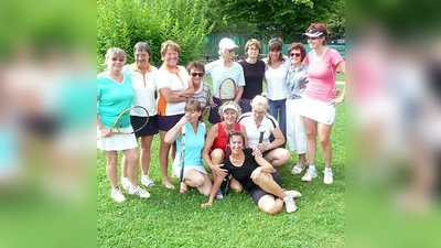Alle Mitglieder des Tennisclubs Weiß-Blau Fideliopark sind stolz auf ihre Tennisdamen. 	 (Foto: privat)