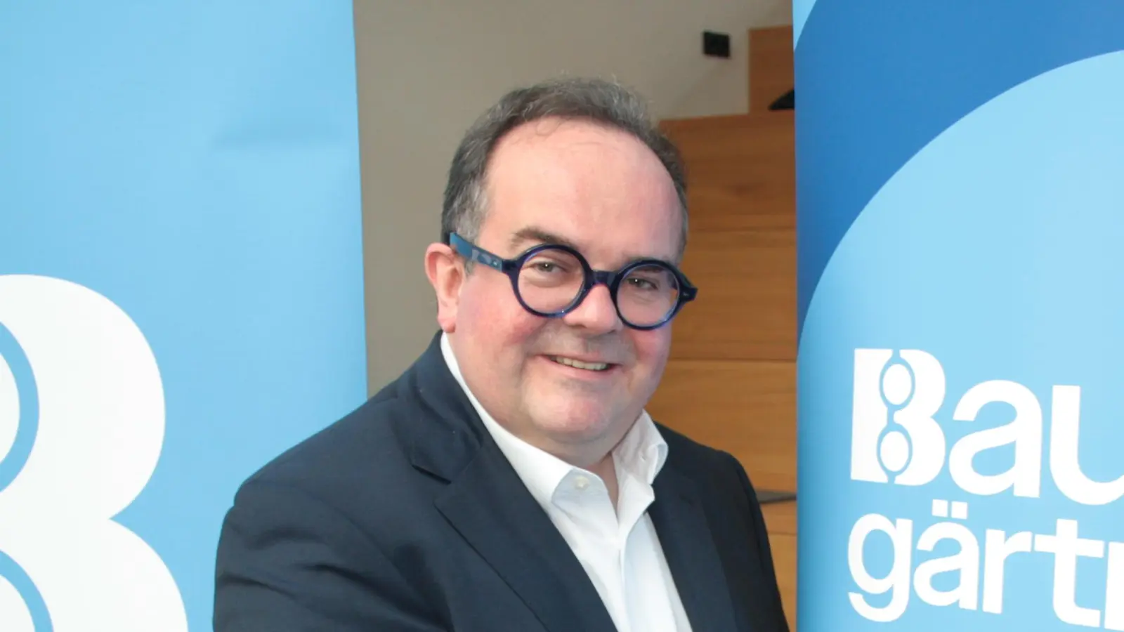 Clemens Baumgärtner (CSU) spricht sich für die Bewerbung des kostenlosen vhs-Online-Lernportals über die offizielle Homepage der Stadt aus. (Foto: job)