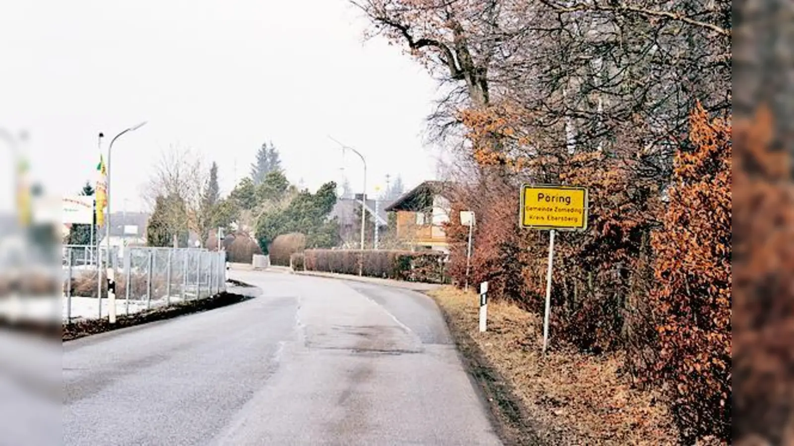 Der Durchgangsverkehr in Pöring soll durch eine ringförmige 30-Zone und »Starenkästen« am Ortseingang vermindert werden.  (Foto: P. Tränkel)