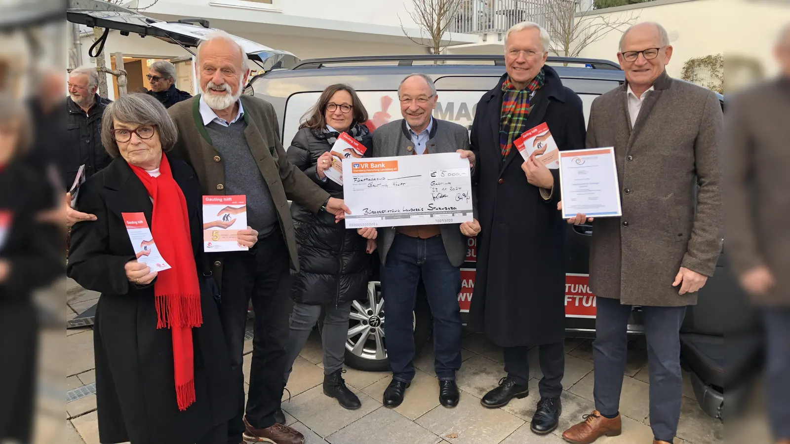 Unterstützung für Gauting hilft (von links): Karin Schrader, Dr. Klaus Wagner, Caroline Schulz, Karl Roth, Dr. Johannes Schmoeckel und Johann Oberhofer (Foto: Bürgerstiftung)