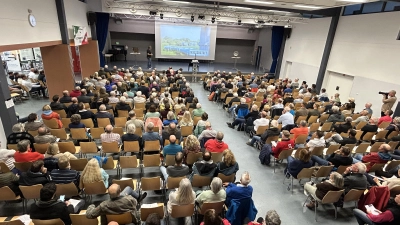 „Es gibt für jedes Haus und jede Lebenssituation eine passende Wärmepumpe“ – in Heidelberg ließen sich mehr als 300 Bürger von dieser These überzeugen. (Foto: Anja Floetenmeyer-Woltmann)
