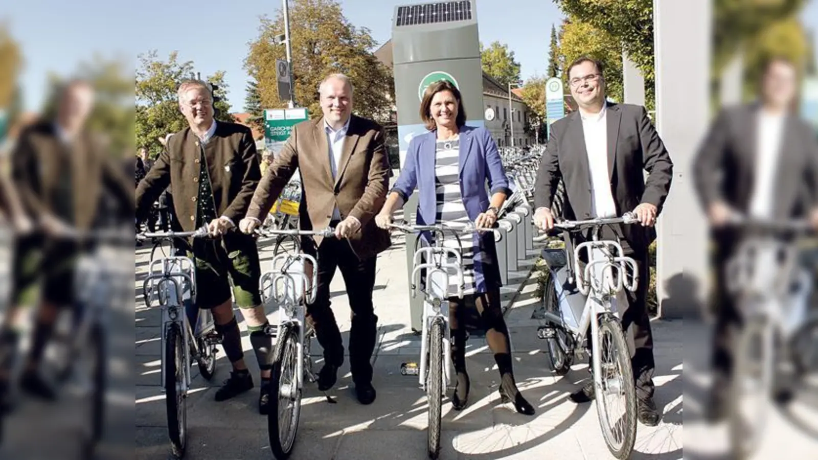 Den Startschuss für die MVG Mieträder im Landkreis München gaben (von links nach rechts) Garchings Erster Bürgermeister Dietmar Gruchmann, Landrat Christoph Göbel, Verkehrsministerin Ilse Aigner und MVG-Geschäftsführer Ingo Wortmann.	 (Foto: Stadt Garching)