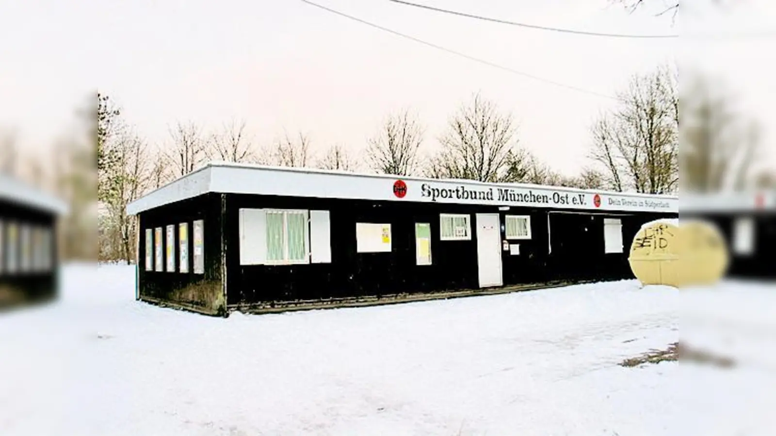 Das marode Gebäude der Geschäftsstelle des DJK-Sportbund München-Ost e.V. im Gustav-Heinemann-Ring.  (Foto: aha)
