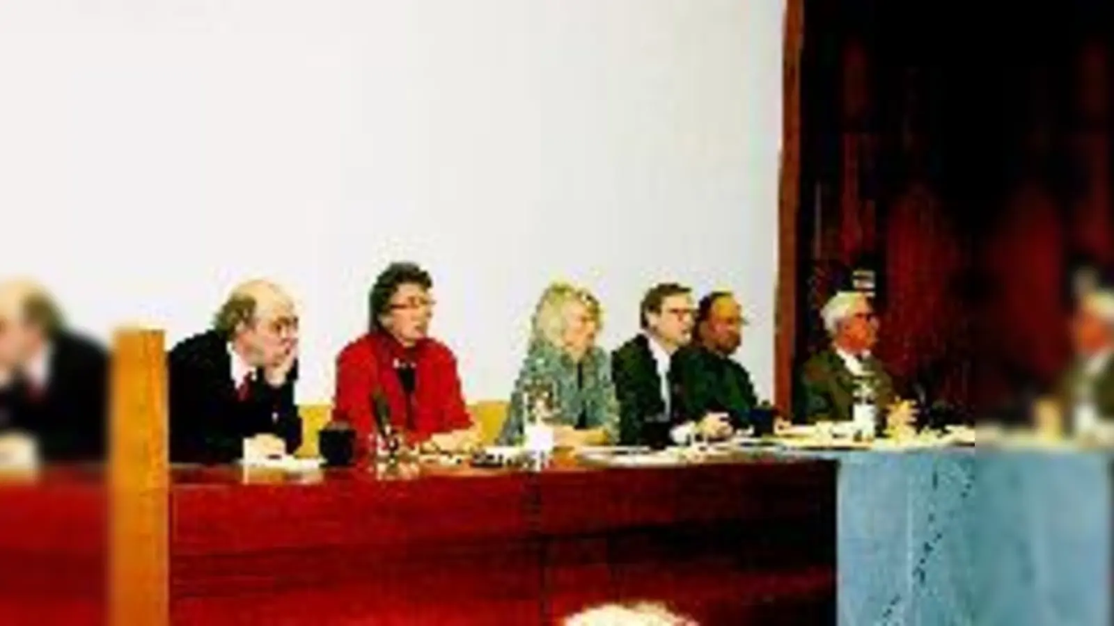 Wer, was, wann, wie, wo? Die 2. Podiumsrunde zum »NS-Doku-Zentrum« sollte Grundfragen »klären«.	<br>	Text +  (Foto: rme)