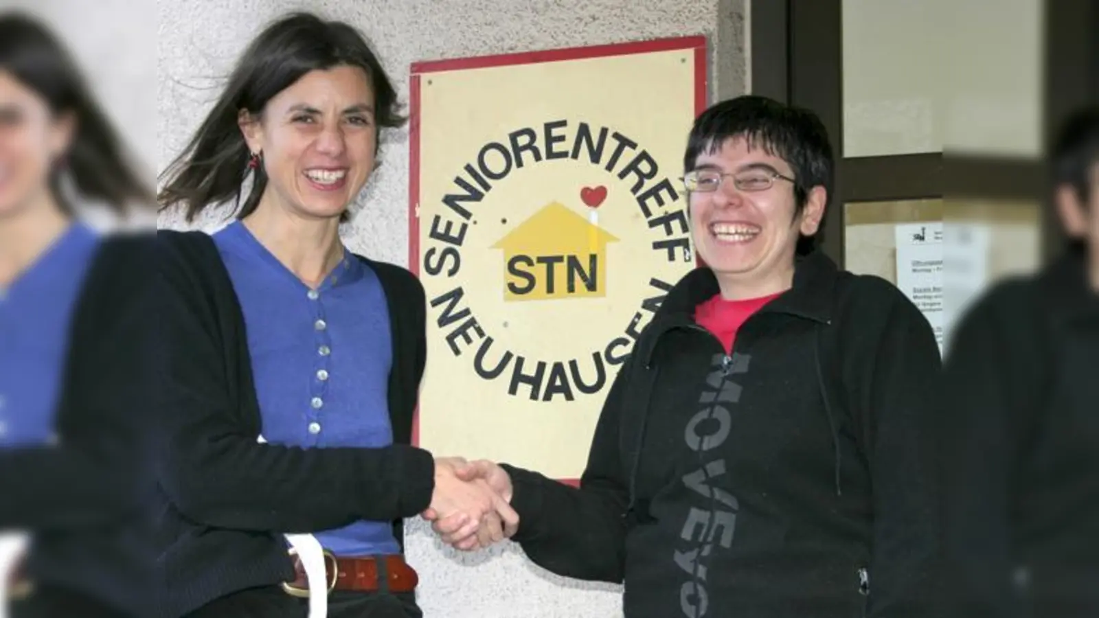 Senioren und Studenten unter einem Dach, vor allem in der  (Foto: Brigitte Tauer (l.), hier mit Satik Aghekyan, kümmert sich um »Wohnen für Hilfe«.	 scy)