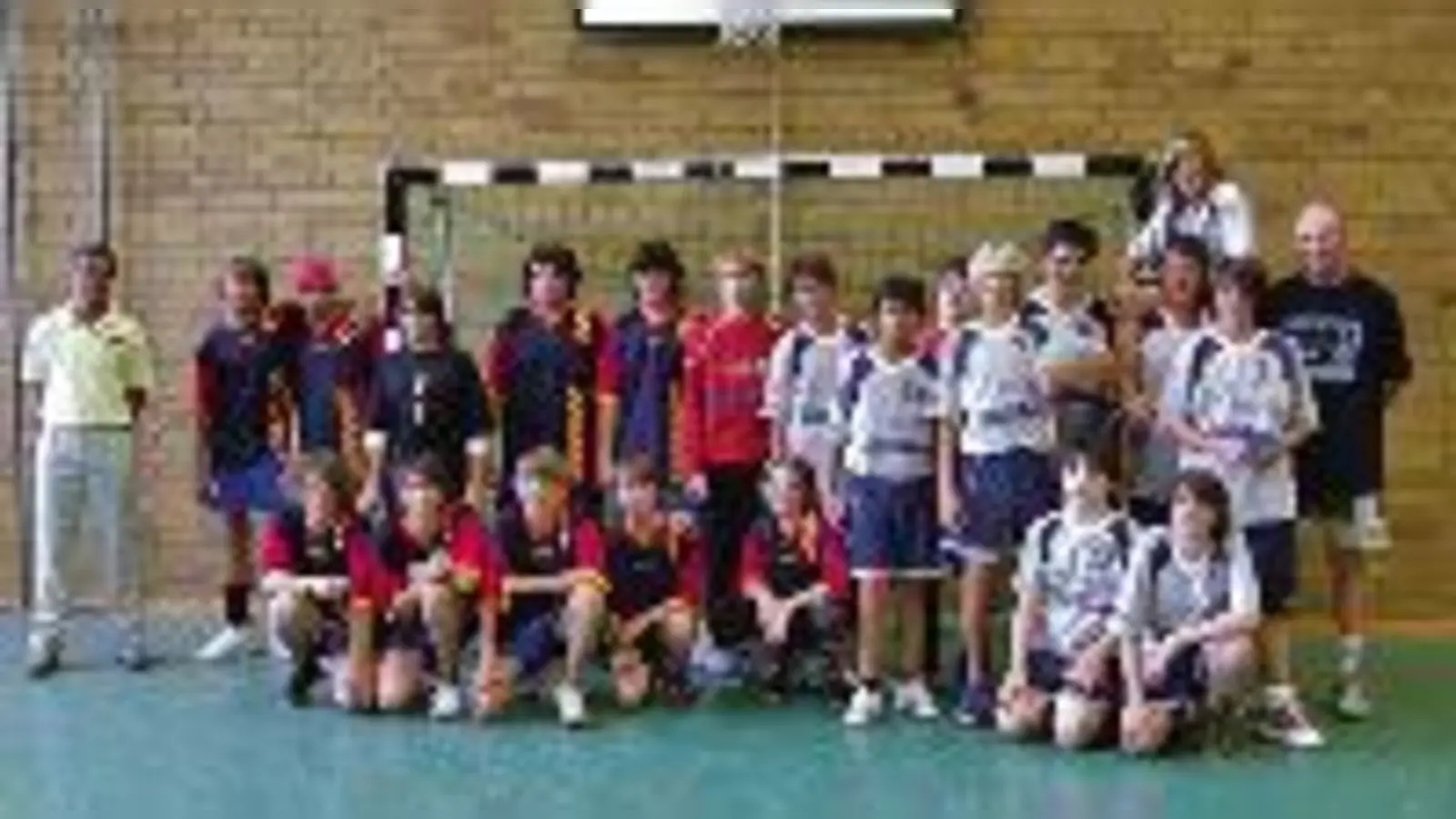 Freundschaftsspiel: Die Schwabinger mit Gastgeber Bad Kötzting.	 (Foto: Verein)