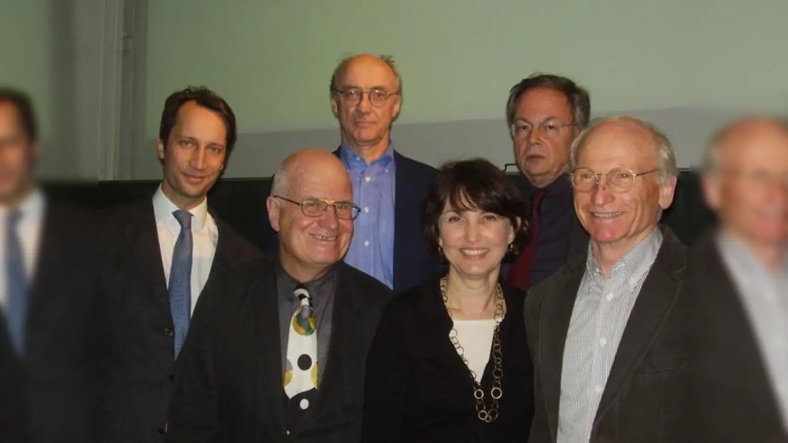 Die Referenten sind sich einig: Der zweite Bauabschnitt der Pinakothek der Moderne darf nicht länger aufgeschoben werden. Von links nach  (Foto: Markus Michalke, Oskar Holl, Winfried Nerdinger, Nicolette Baumeister, Stephan Braunfels und Horst Haffner.)